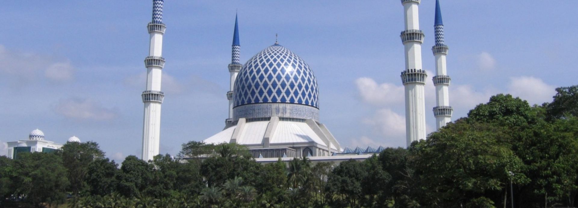 Sultan Saladin Abdul Aziz Mosque Malaysia